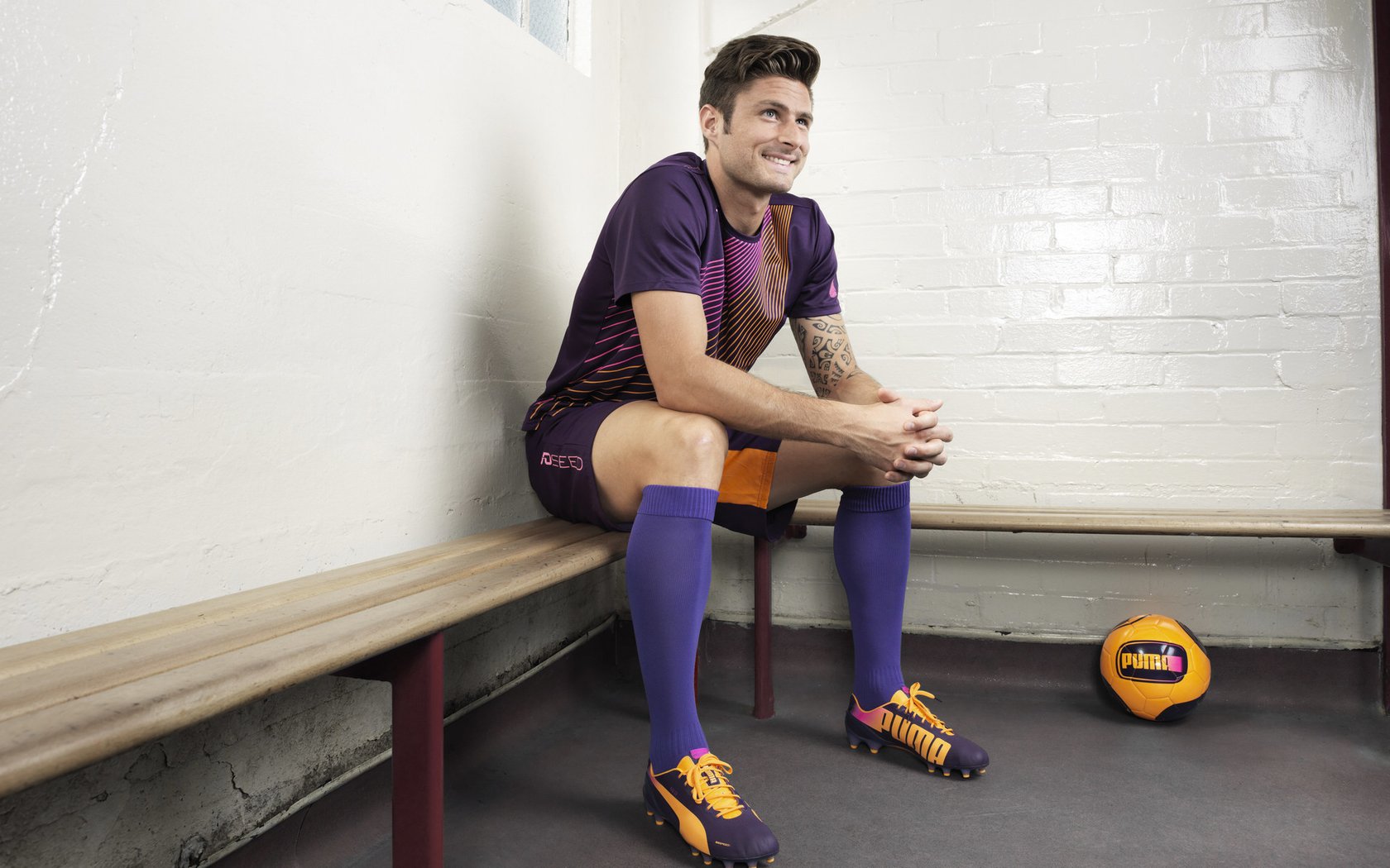 开云体育链接-巴萨小将越来越自信，脚下技术真敢秀，巴萨16岁小将进球